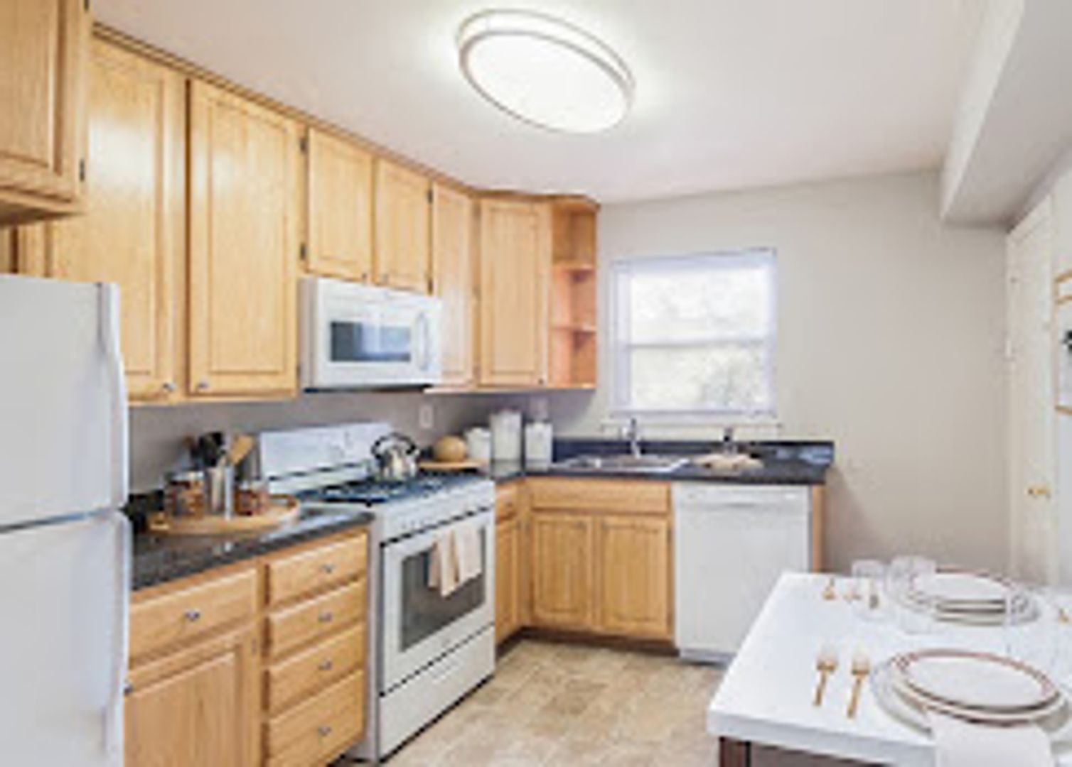 Collingswood Apartment: 213 Garfield Avenue