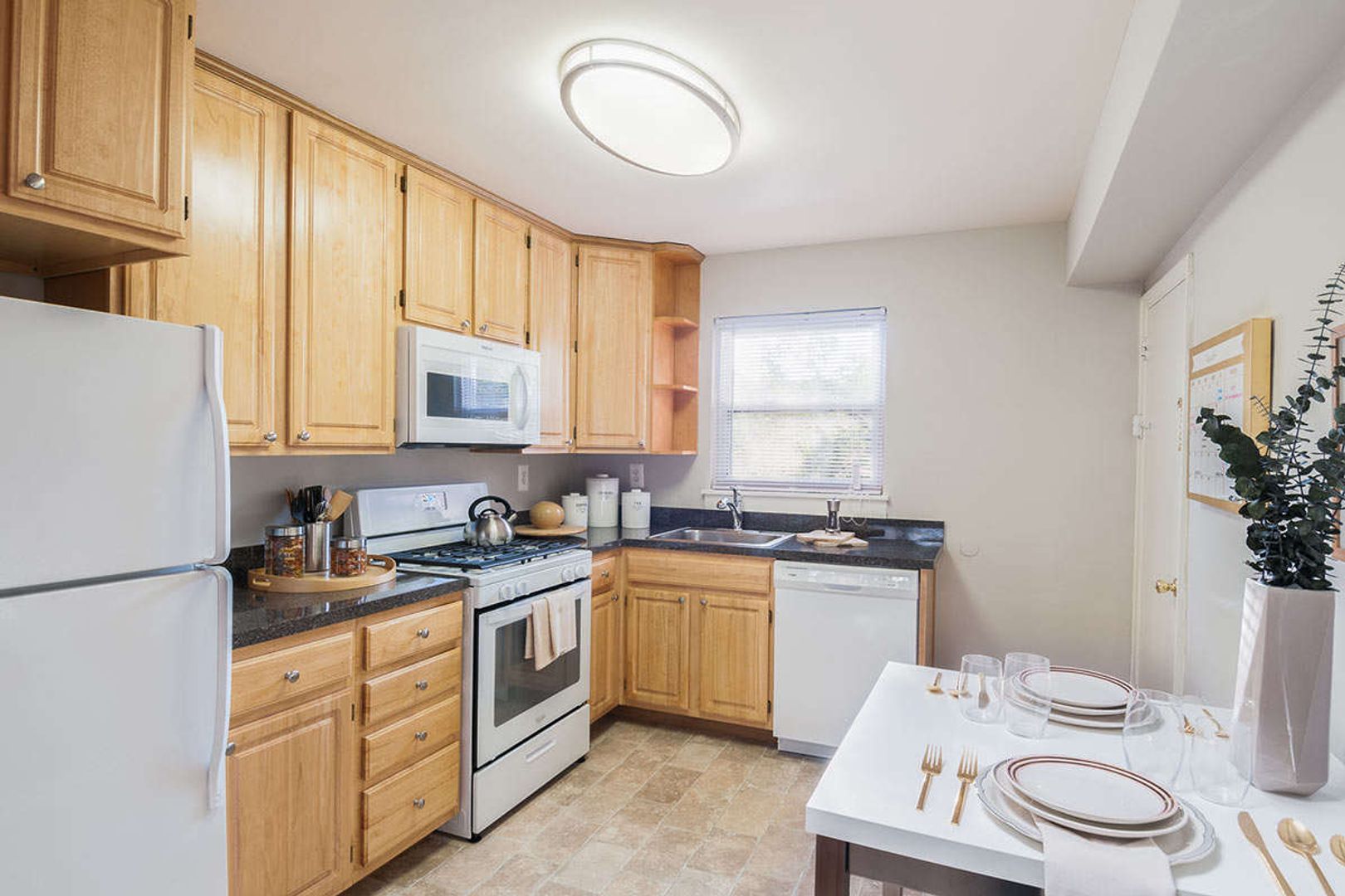 Collingswood Apartment: 213 Garfield Avenue