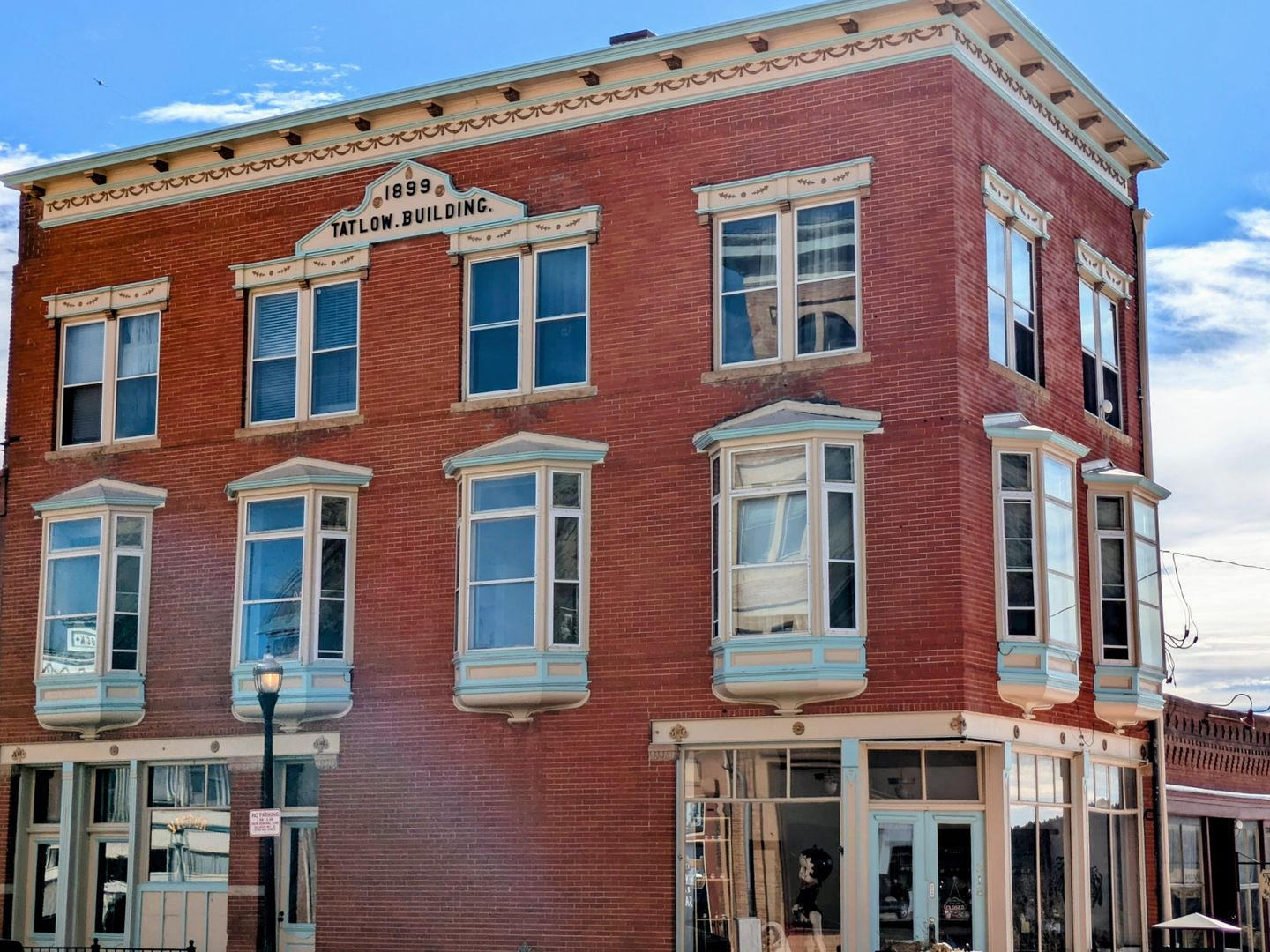 Victor Apartment: 318 Victor Ave