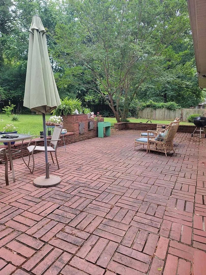 Jackson House: 38 Fair Oaks Pl (JS)