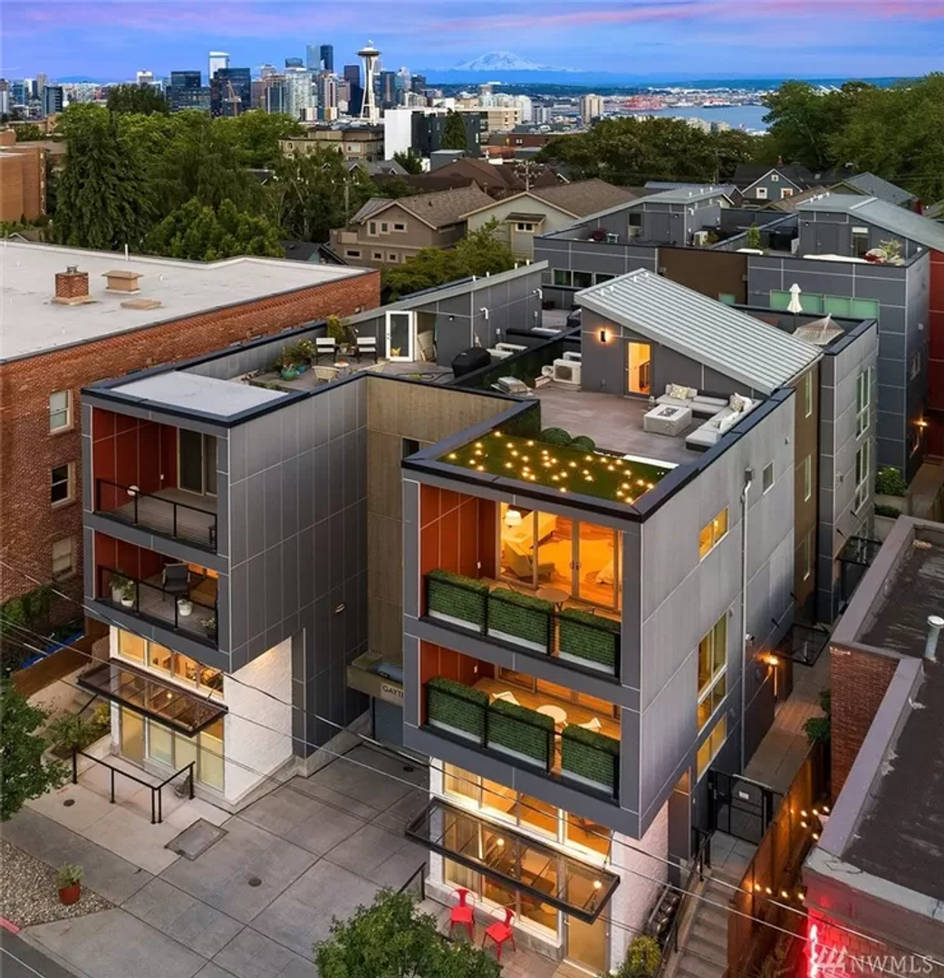 Seattle House: 315 W Galer St