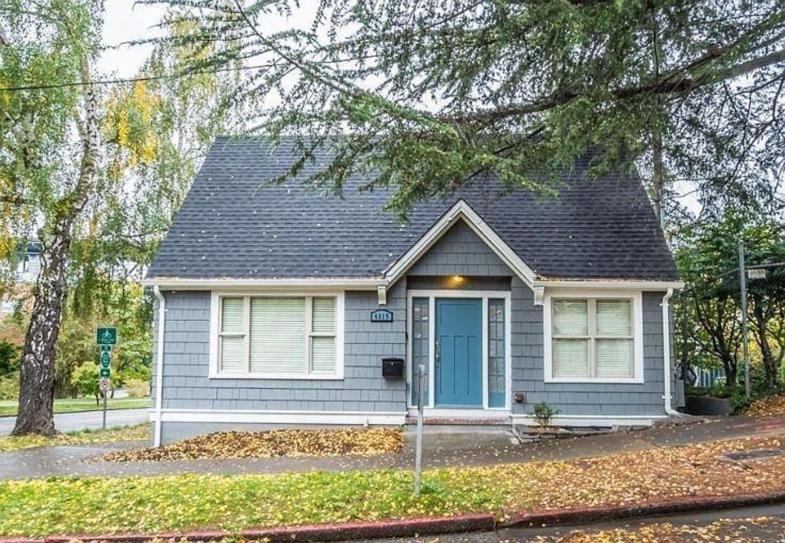 Seattle House: 4015 8th Ave NE