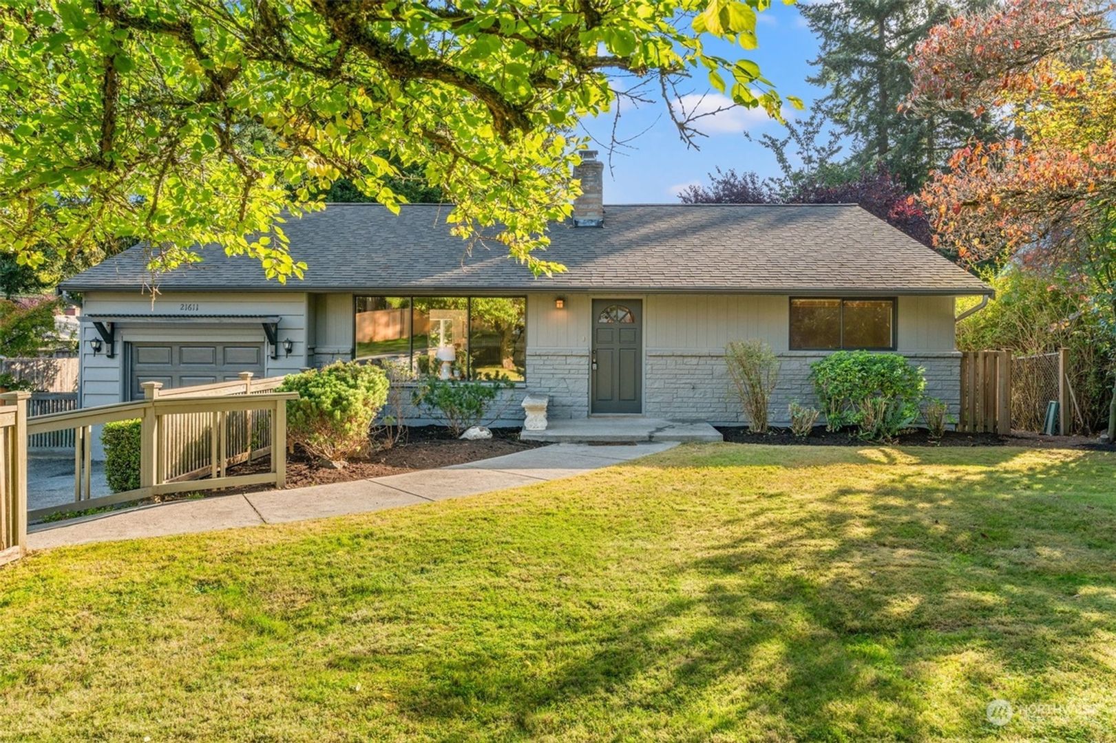 Edmonds House: 21611 92nd Ave W