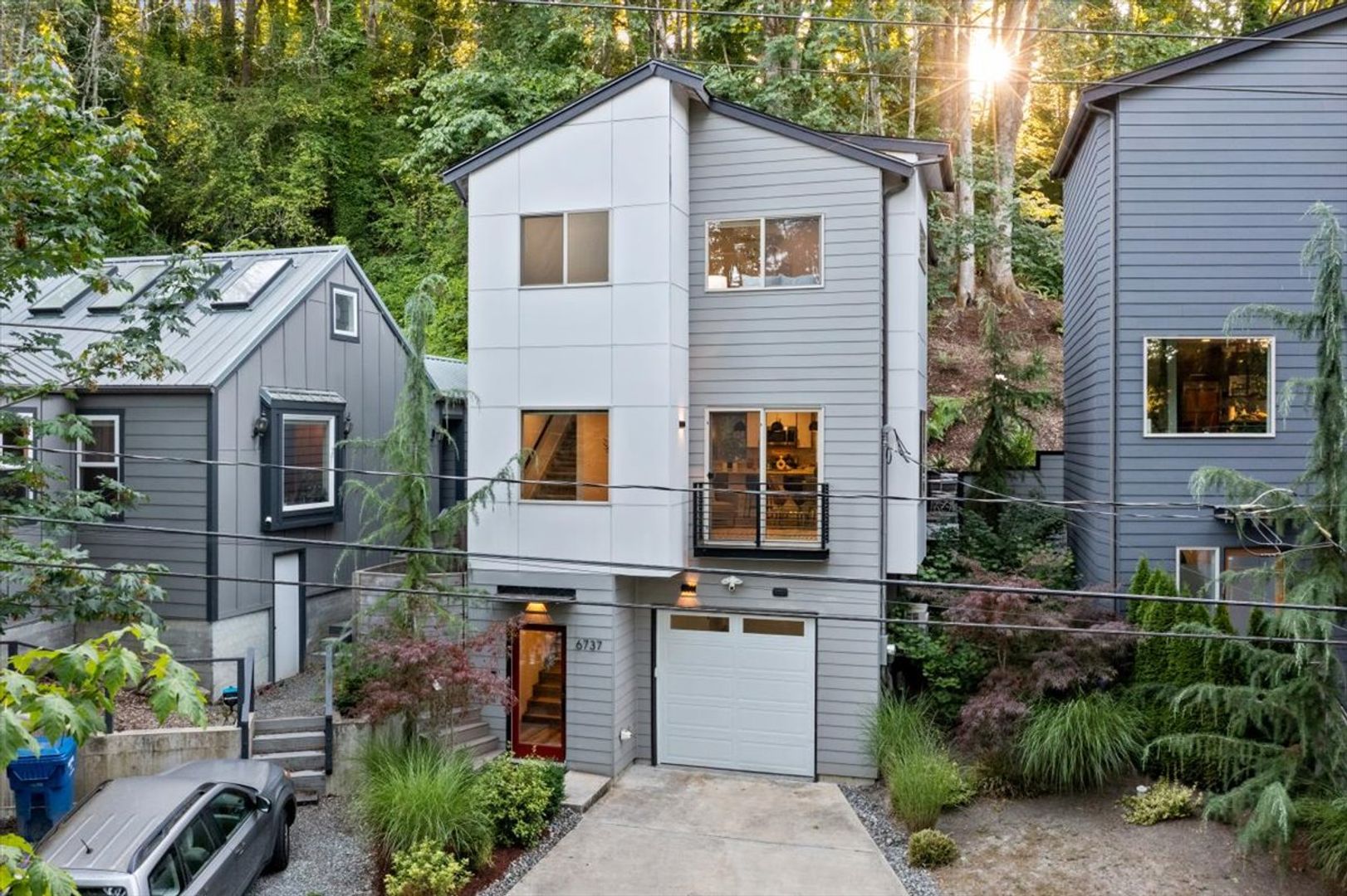 Seattle House: 6737 25th Ave SW