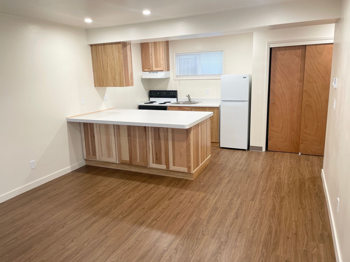 Seattle Apartment: 9041 16th Ave SW