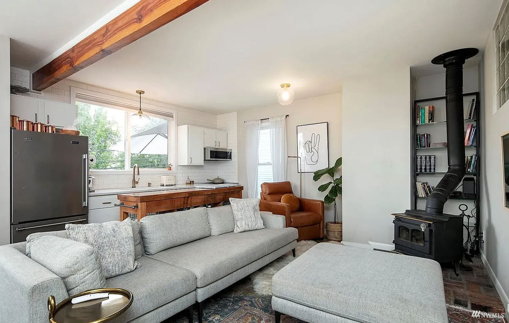 Seattle Apartment: 2606 E Madison St