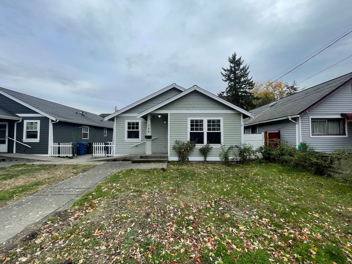 Kent House: 738 2nd Ave N