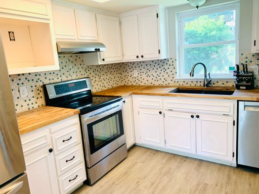 Light, Bright and Updated 2 bed 1.5 bath townhouse in Lynnwood – photo 1