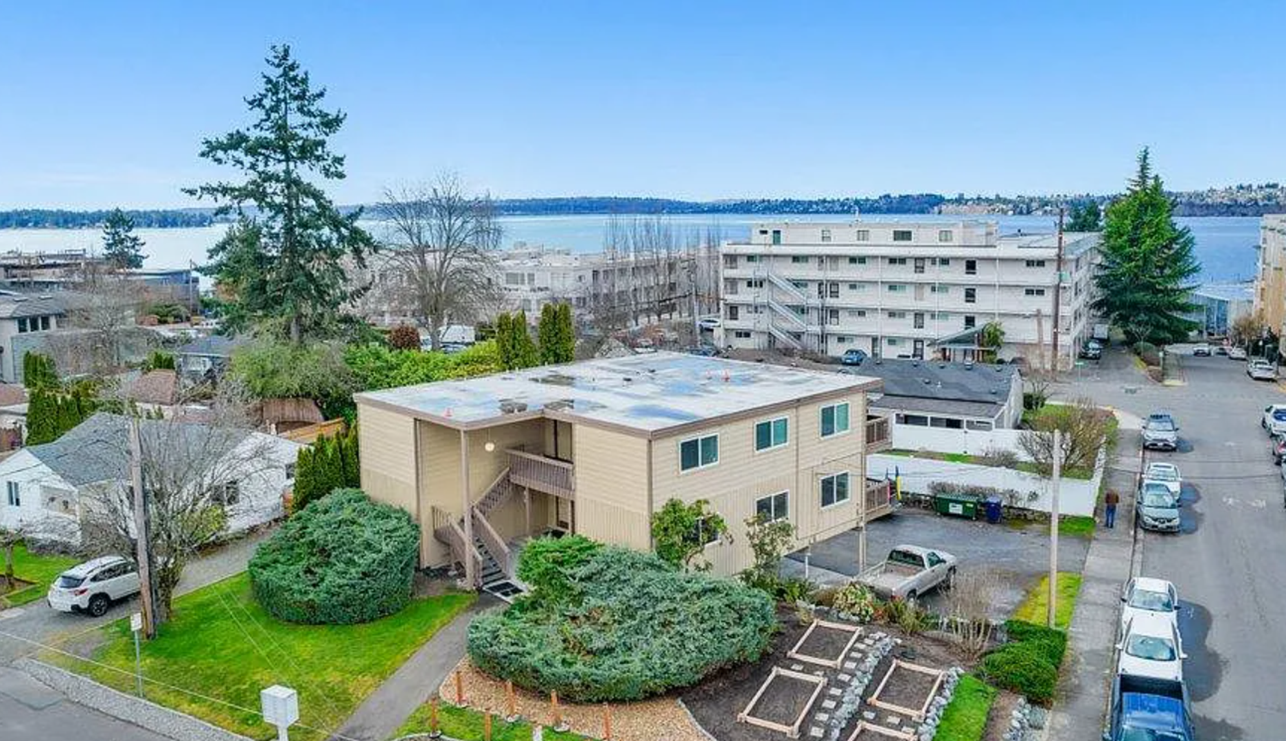 Kirkland Apartment: 211 3rd St S