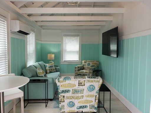 Amazing 1 bedroom 1 bath unit - 3 minute walk to Virginia Beach Boardwalk and Beach! – photo 1