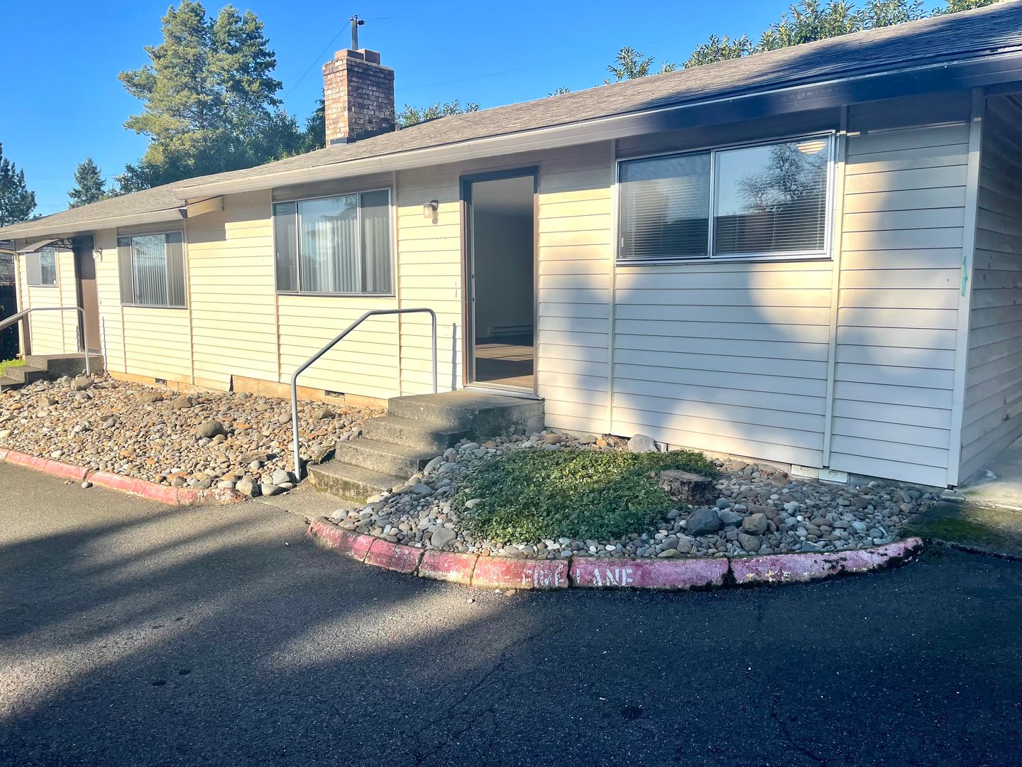 Vancouver Apartment: 1329 Z Street