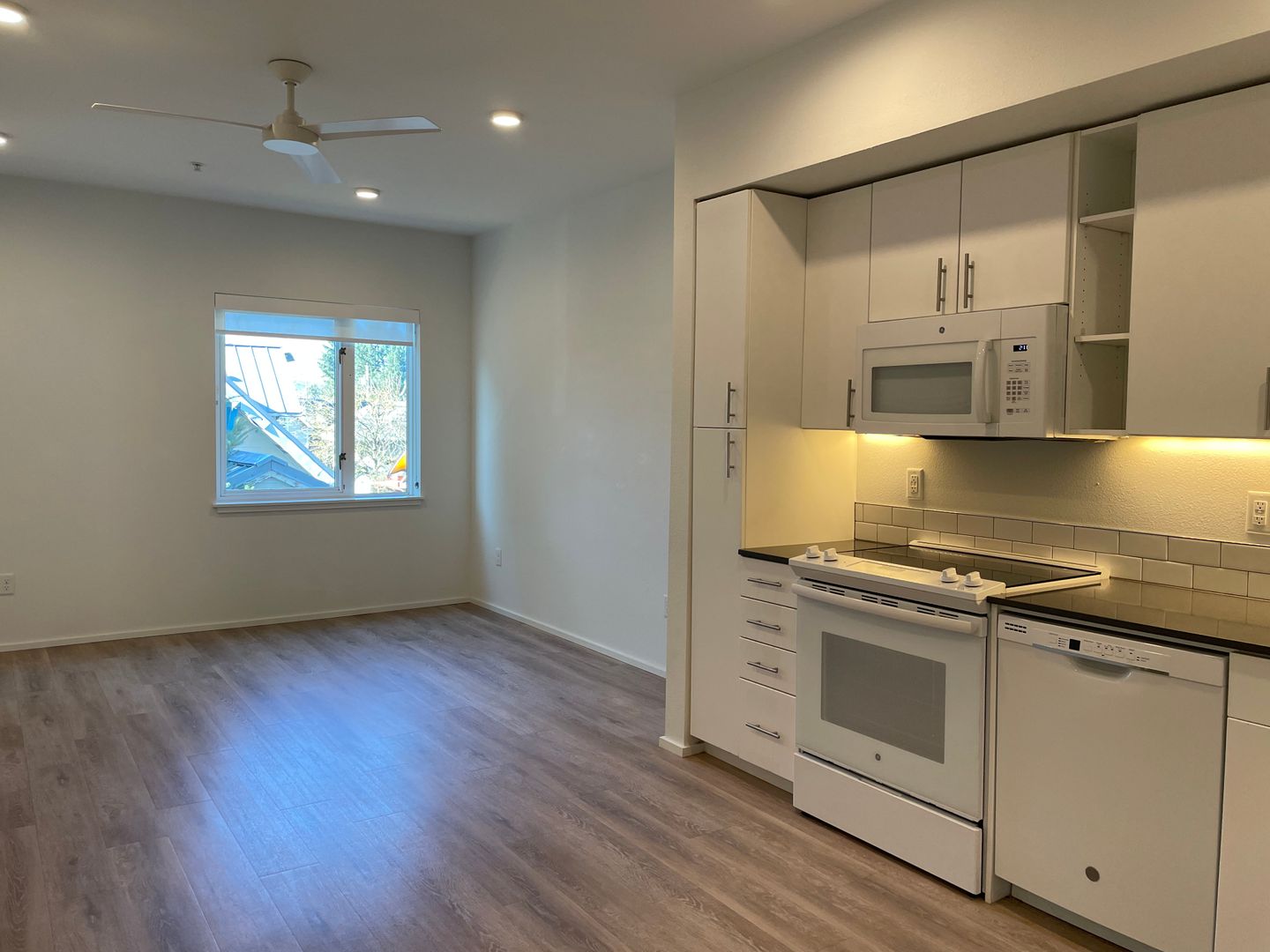 Portland Apartment: 1213 N Alberta Street