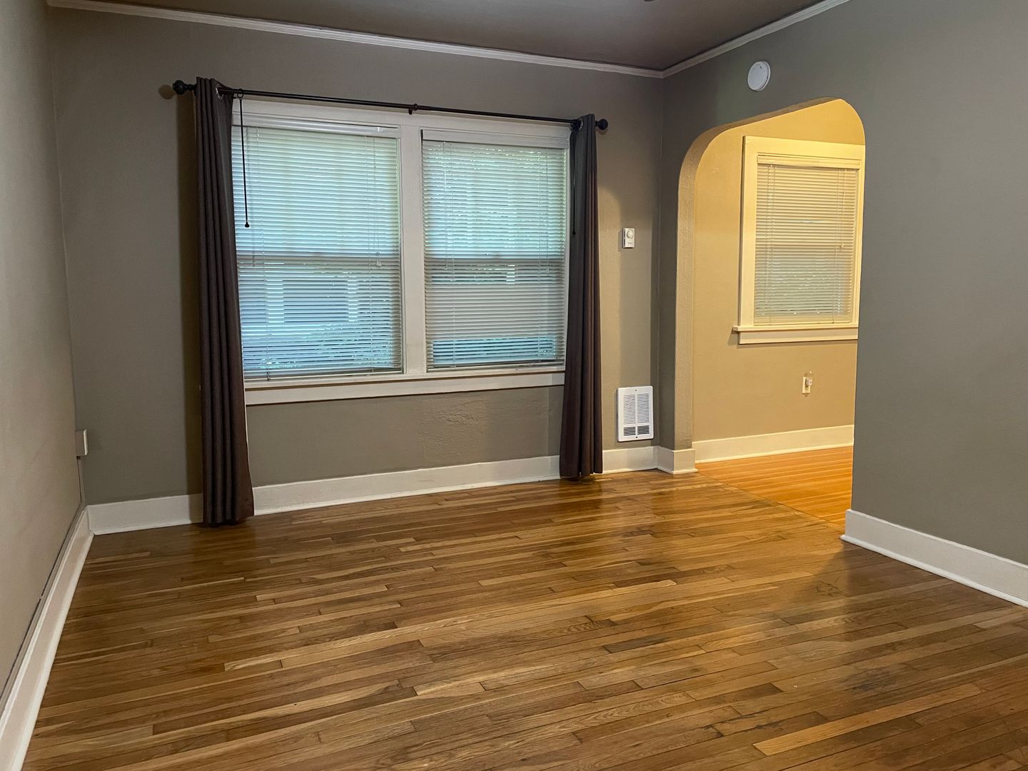 Vancouver Apartment: 511 W Evergreen Blvd