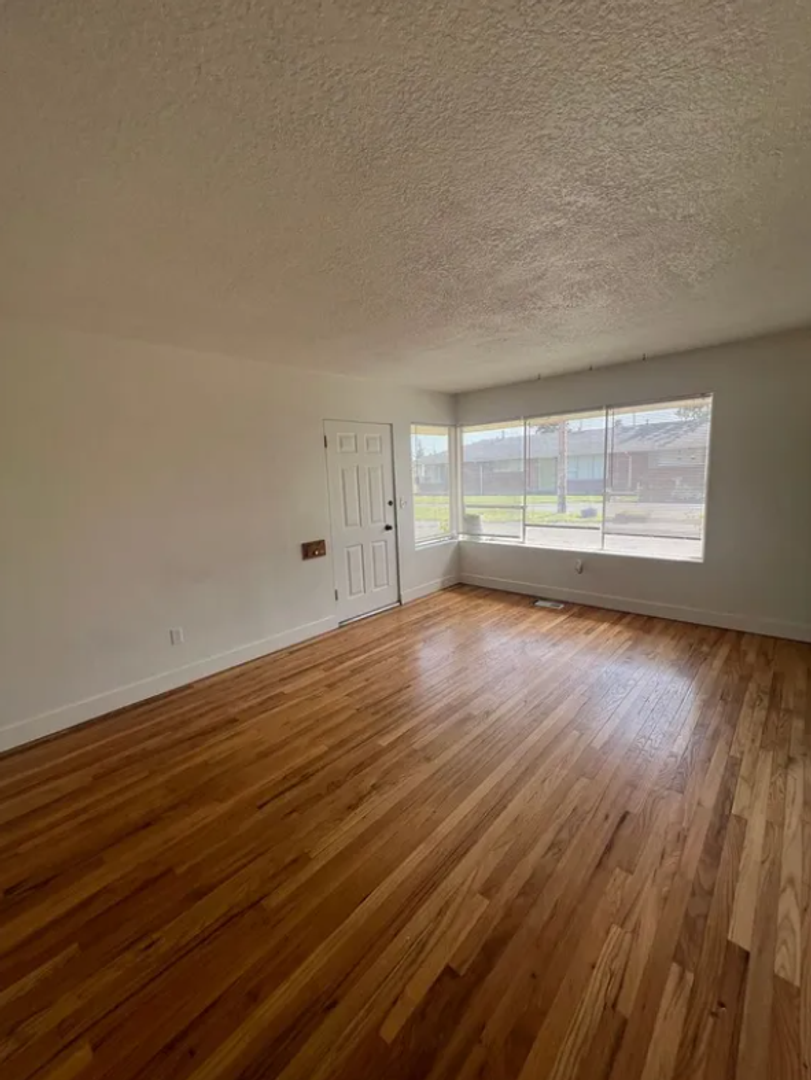 Vancouver Apartment: 3008 Harney Street