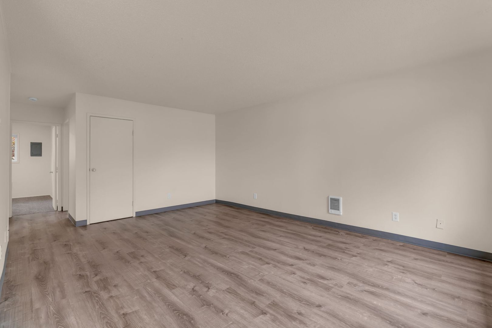 S815 - Star Apartments 3 of 12