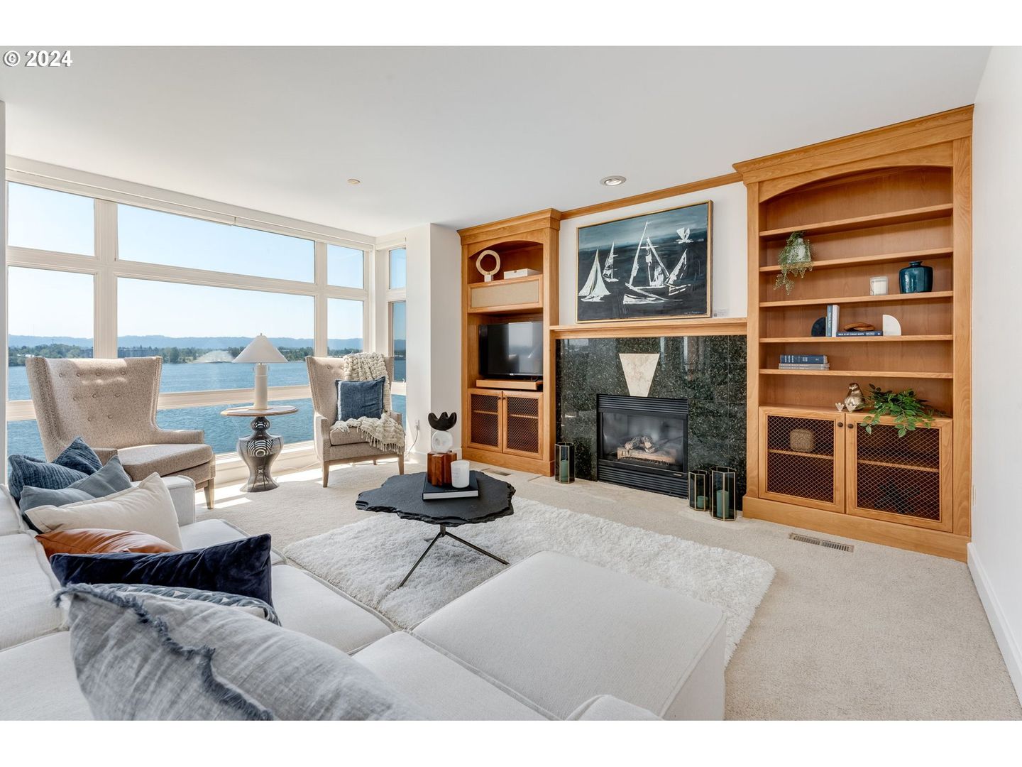 Vancouver House: 2015 SE Columbia River Dr #320