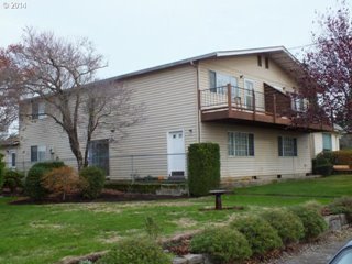 Vancouver Apartment: 2622 -2624 E 6th Street