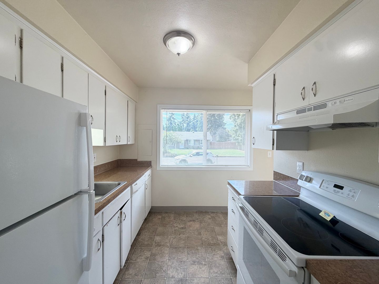 Vancouver Apartment: 8112 NE 27th Street