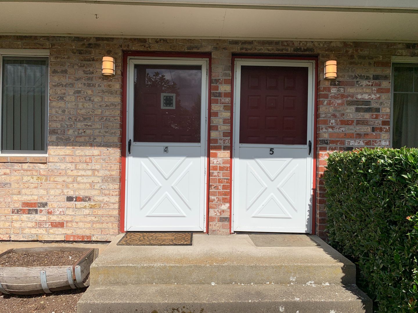 Vancouver Apartment: 1323 E Reserve Street