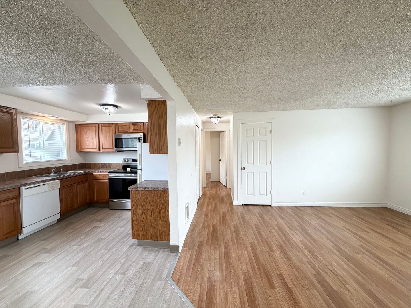 Woodland Apartment: 1712-1722 Lewis River Rd