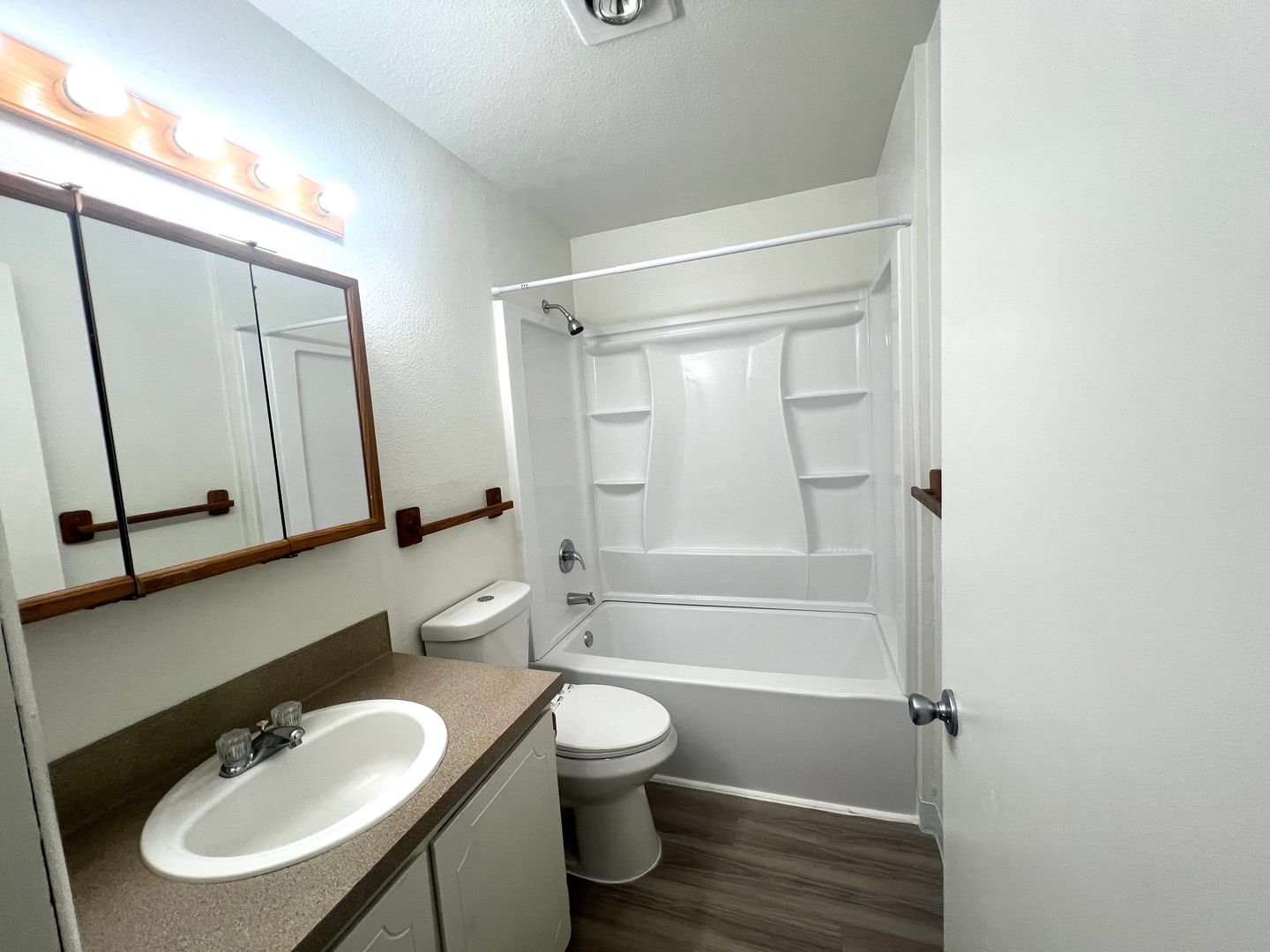 Freshly Renovated Camas 2BR with Oversized Balcony – 1st Full Month FREE! 10 of 12