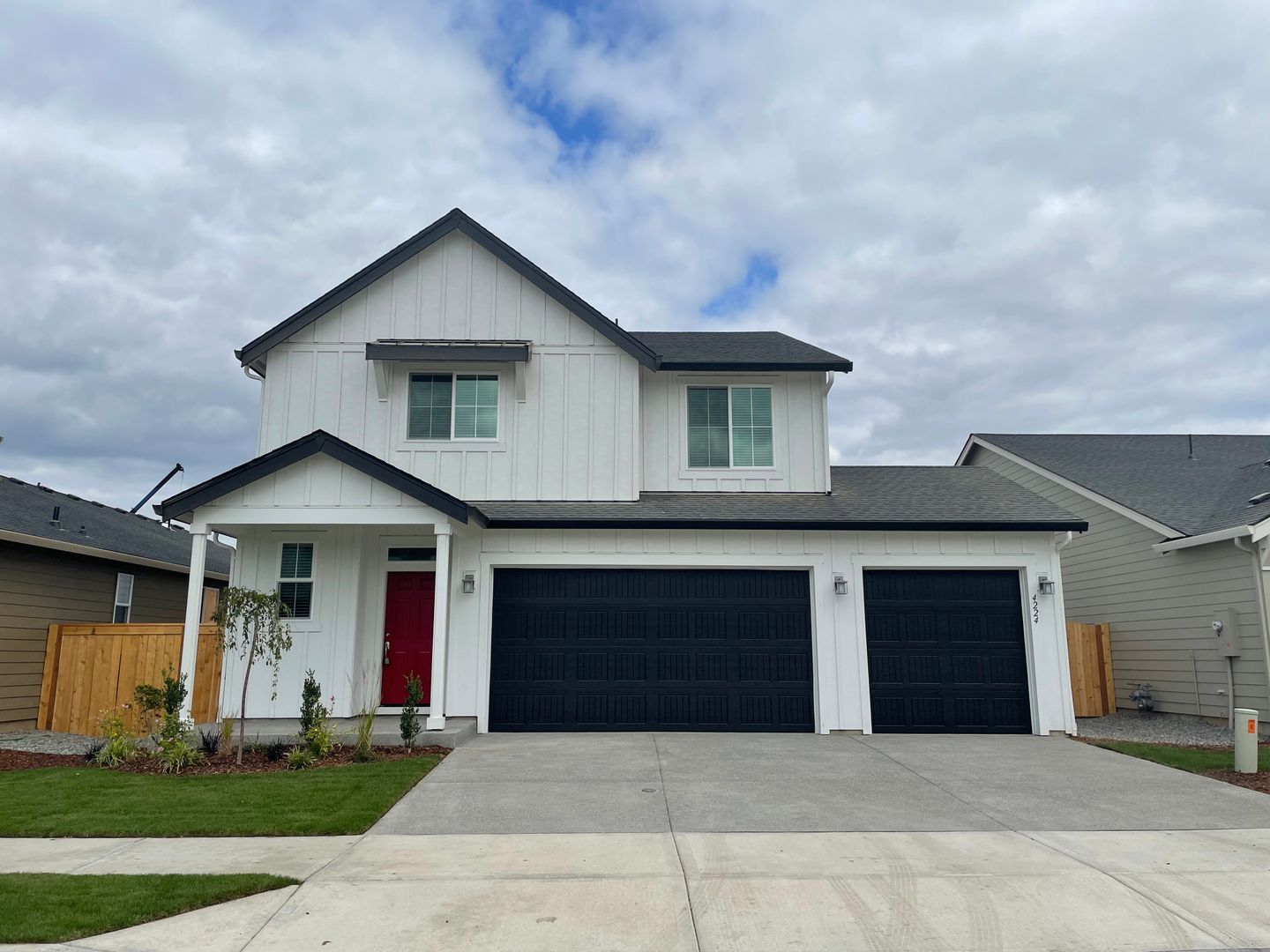 Ridgefield House: 4224 S Willow Drive