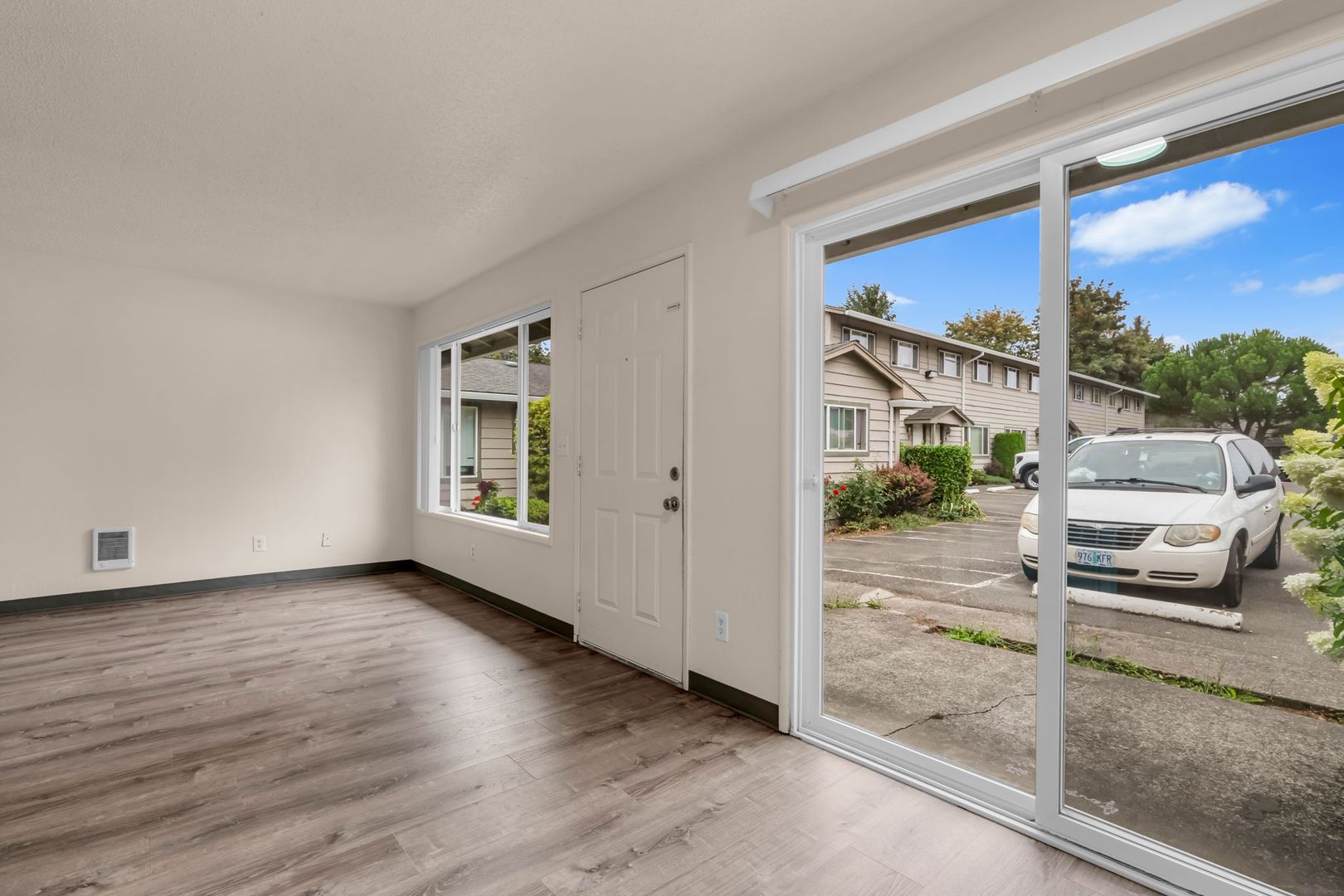 S815 - Star Apartments 4 of 12