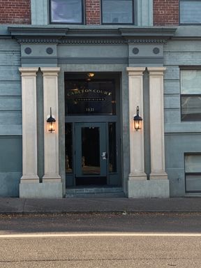 Historic Charm in the Heart of NW Portland | Studio with In-Unit W/D! Move In Special: One Month Rent Free! – photo 1
