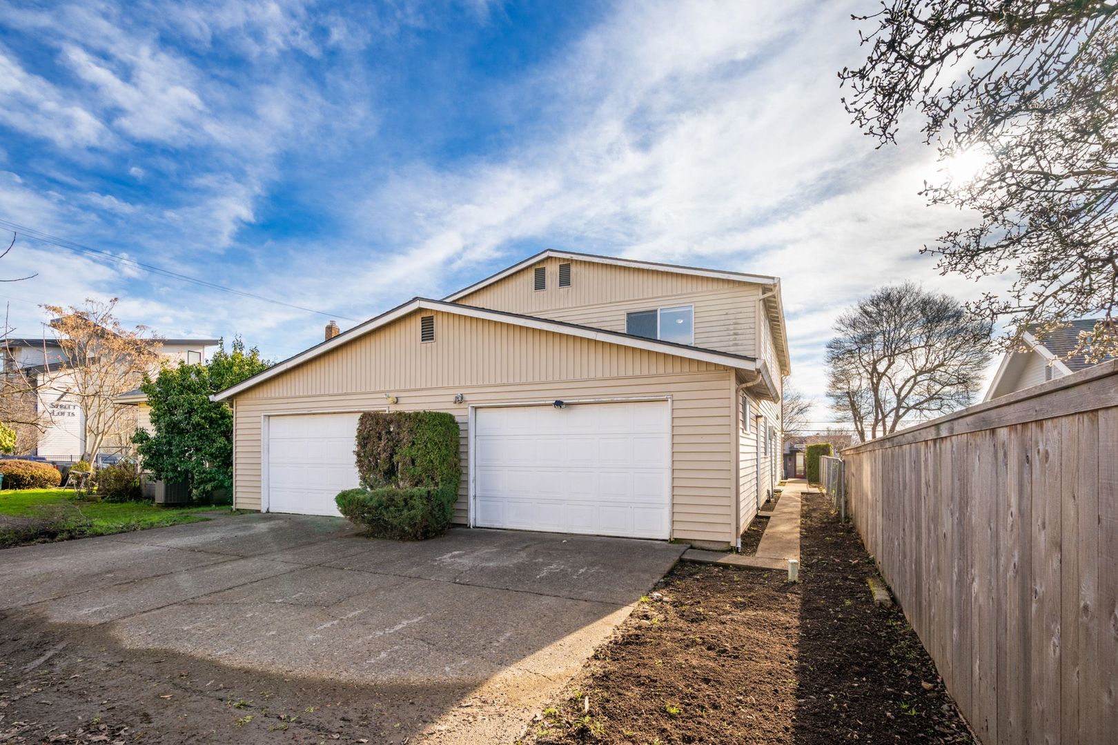 Vancouver Apartment: 2622 -2624 E 6th Street