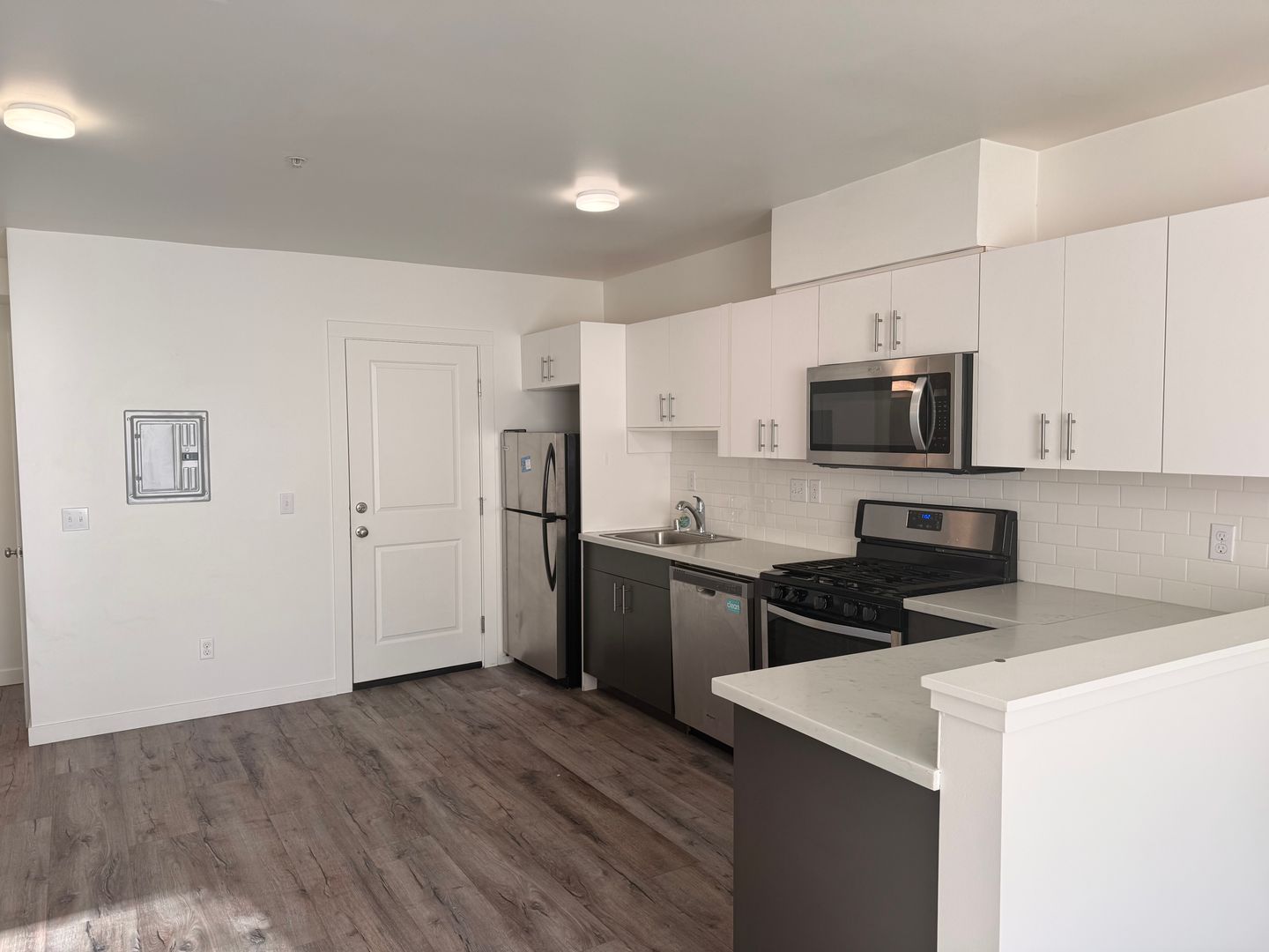 Vancouver Apartment: 1714 Columbia Street