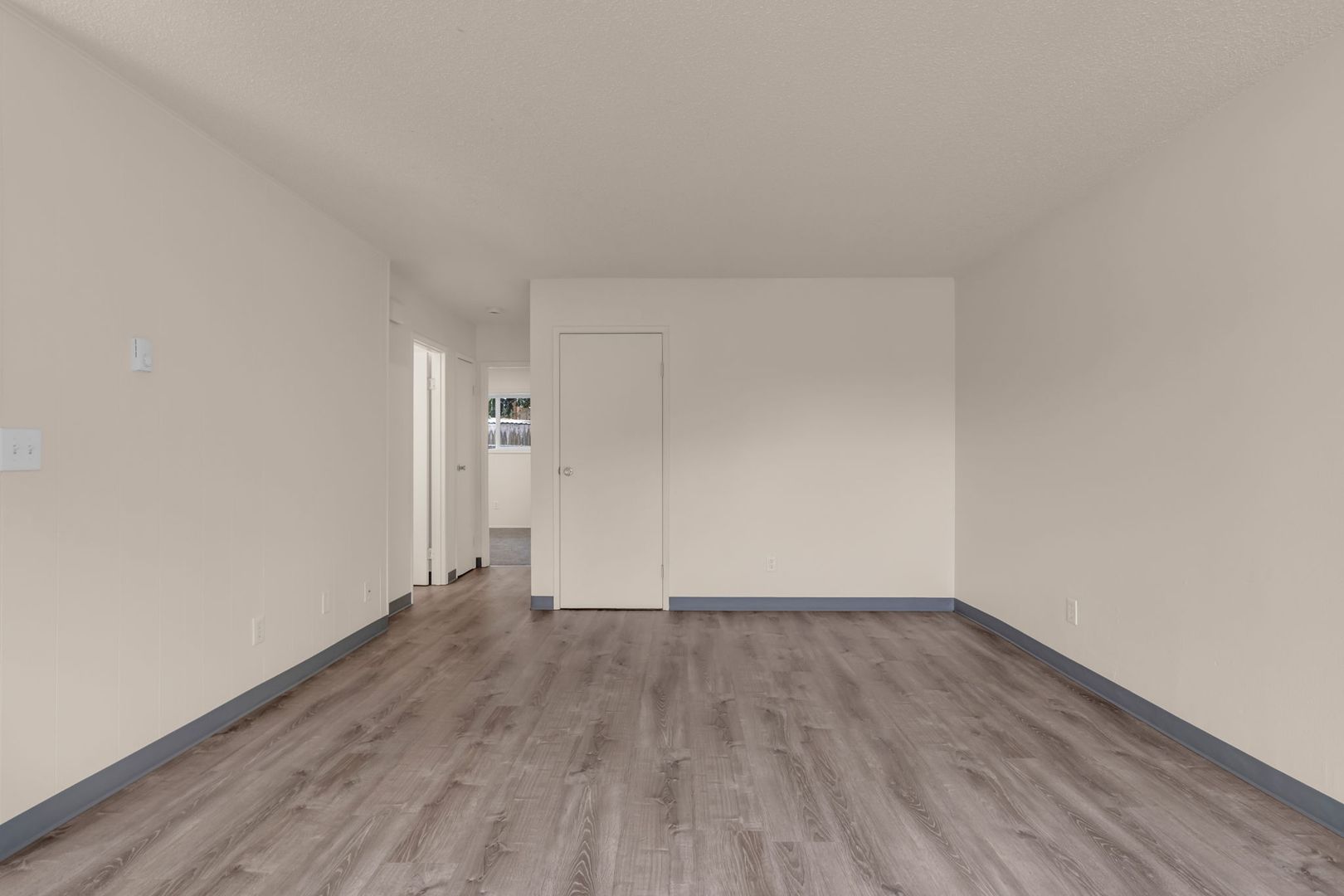 S815 - Star Apartments 2 of 12