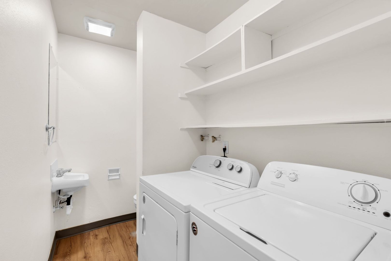 S815 - Star Apartments 6 of 38