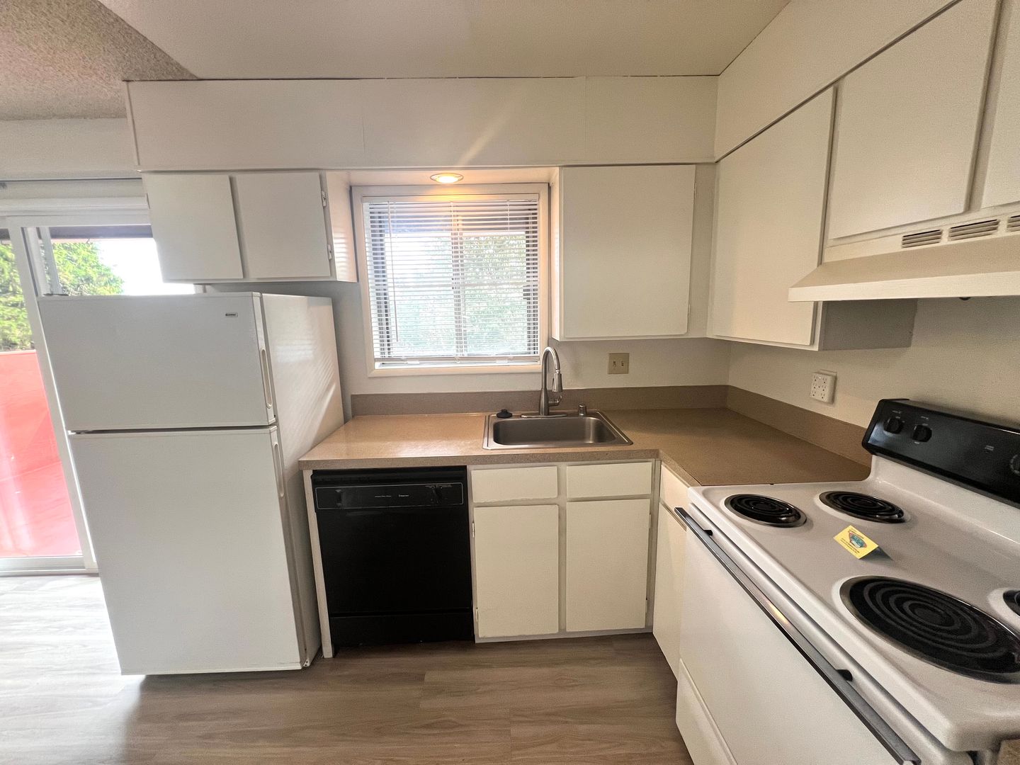 Freshly Renovated Camas 2BR with Oversized Balcony – 1st Full Month FREE! 7 of 12