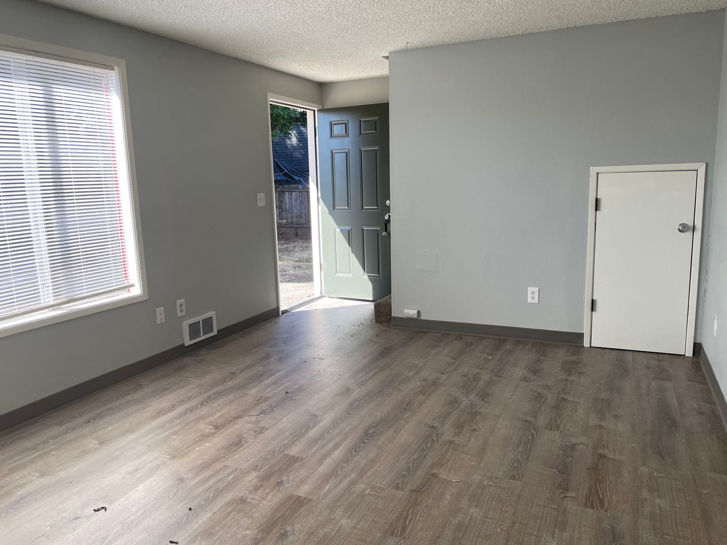 Vancouver Apartment: 14616 SE 1st Street