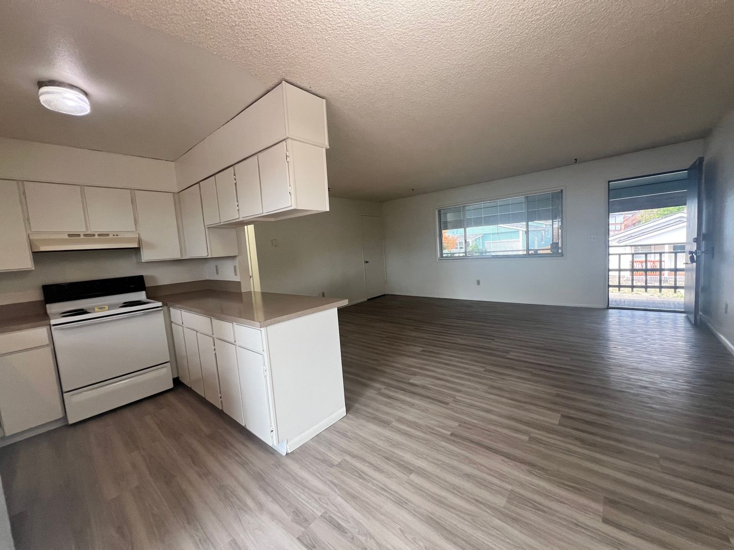 Freshly Renovated Camas 2BR with Oversized Balcony – 1st Full Month FREE! 8 of 12