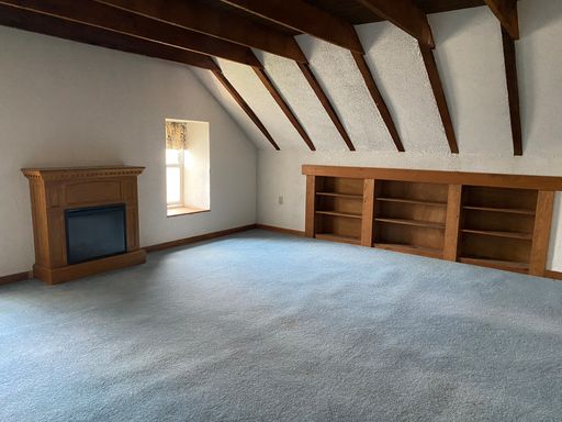 Spacious 3 Bedroom with bonus room – photo 1