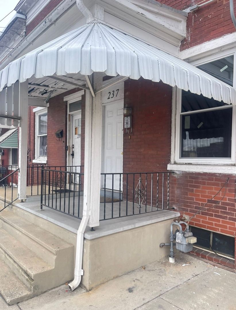 York House: 237 North Sherman Street