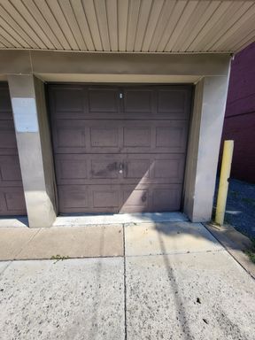 1 Car Garage in Lancaster City