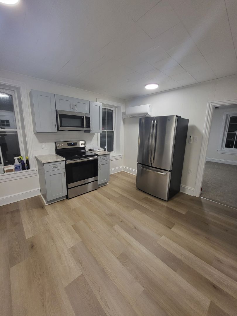Millersville Apartment: 13 Manor Avenue