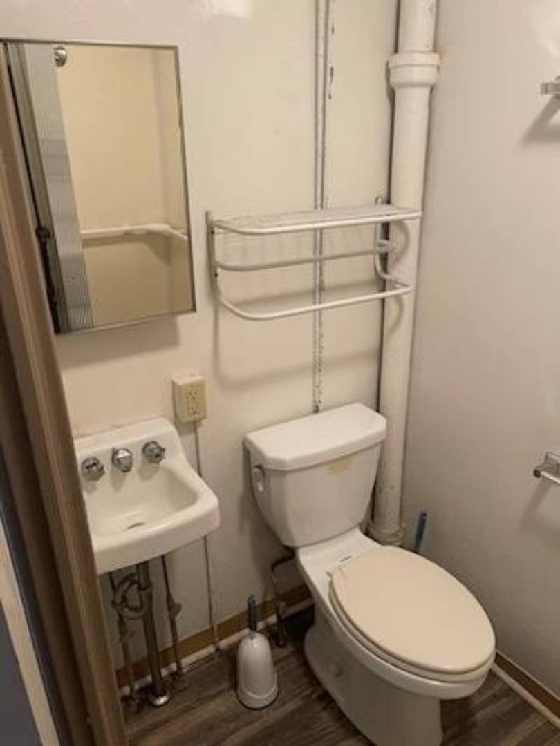 Lebanon Apartment: 523 Walnut St