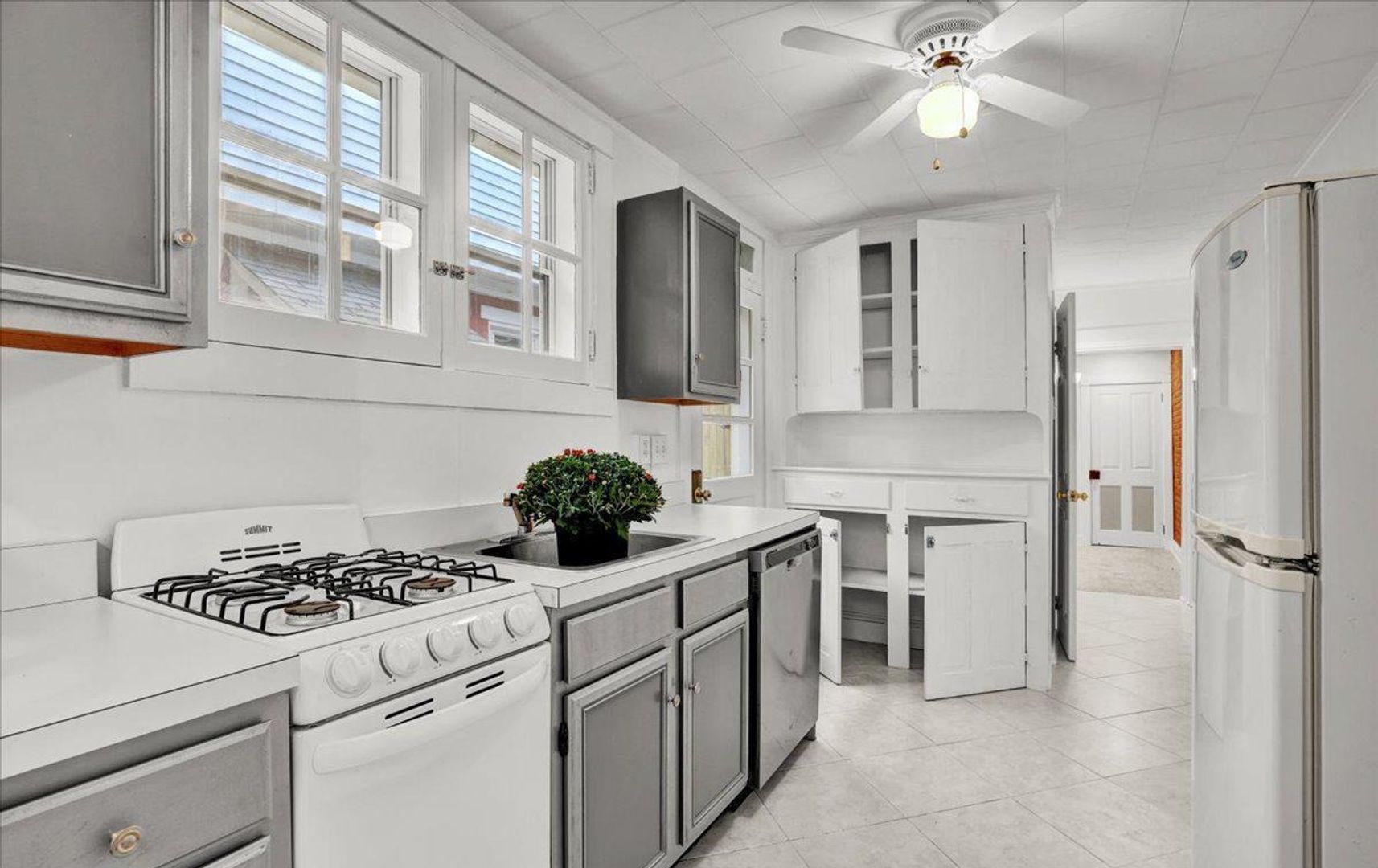 Lancaster House: 249 W. Walnut St