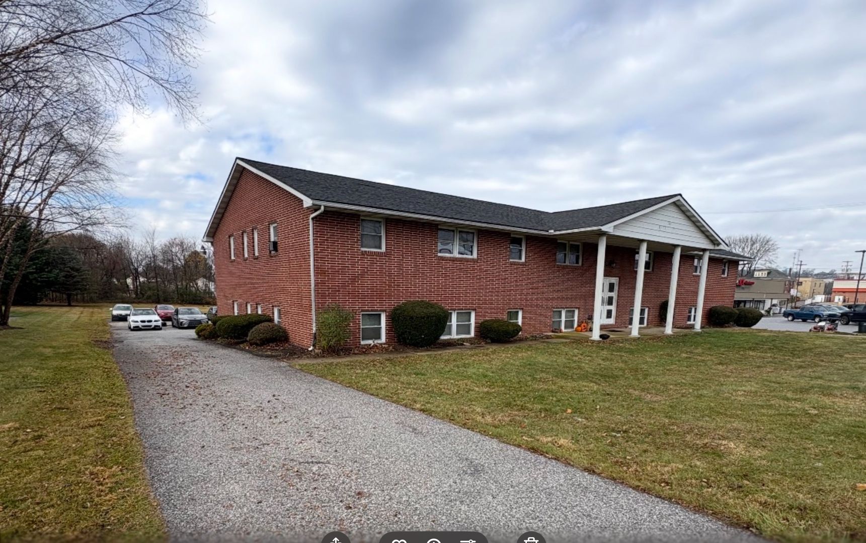 Red Lion Apartment: 802 S. Main St