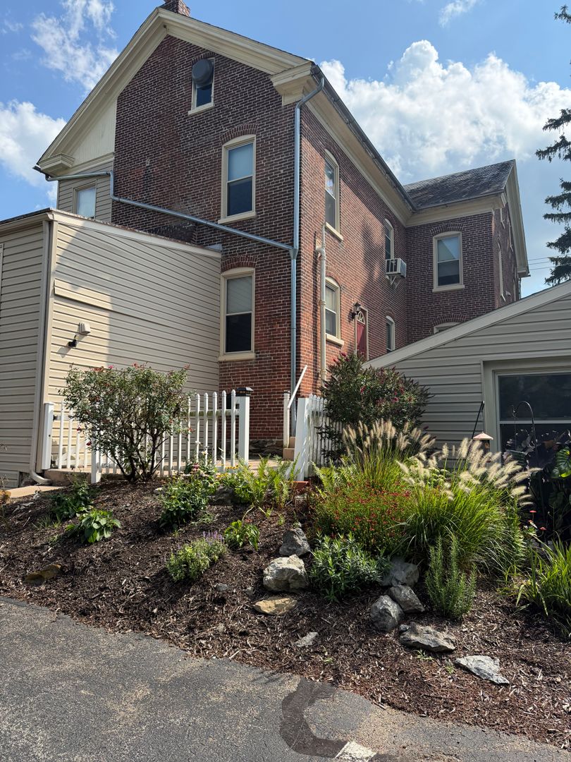 Lancaster House: 2115 Marietta Ave