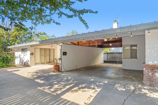 Updated duplex just steps from Downtown Davis available for June move in! – photo 1