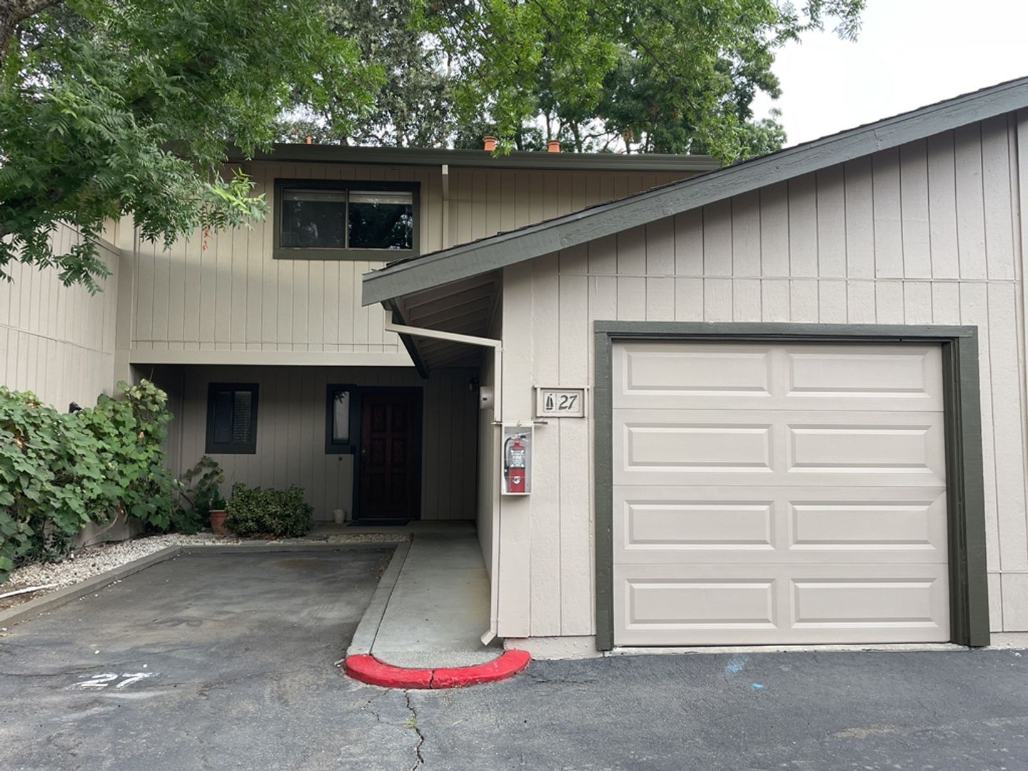 Davis House: 3401 Bermuda #27