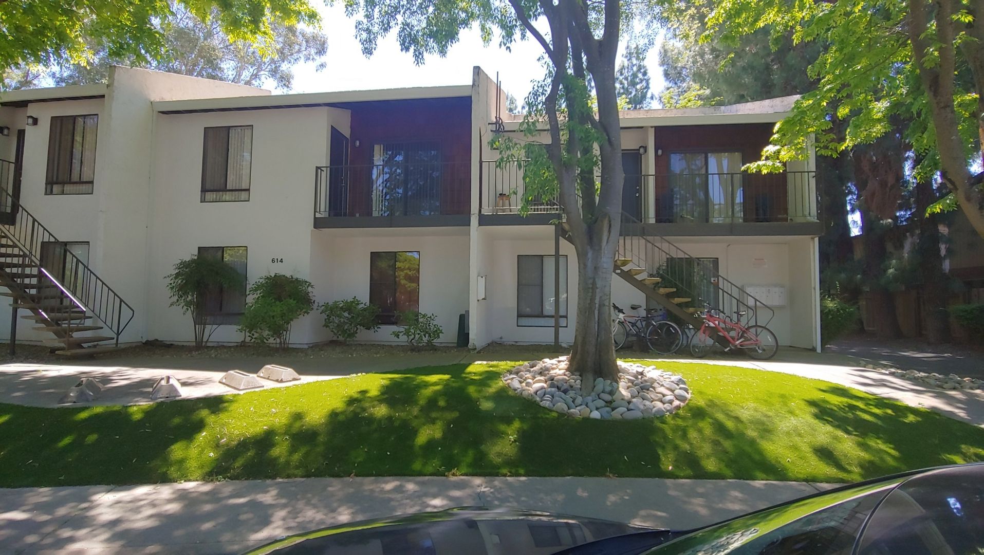 Davis Apartment: 614 Adams Street