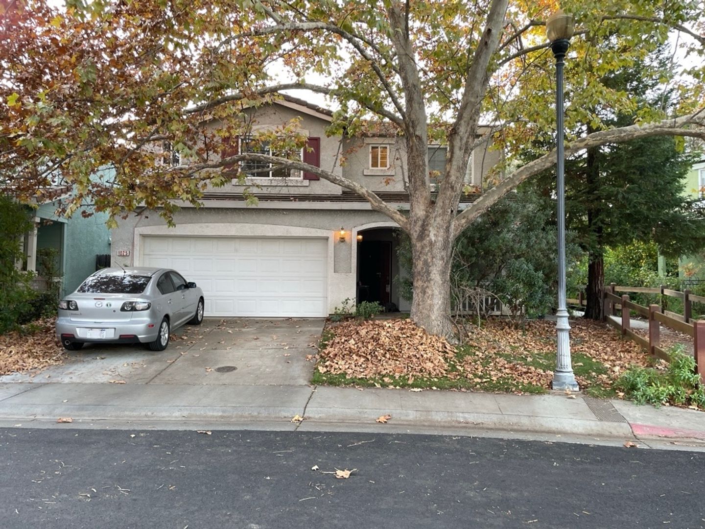Davis House: 1025 Trinita Terrace