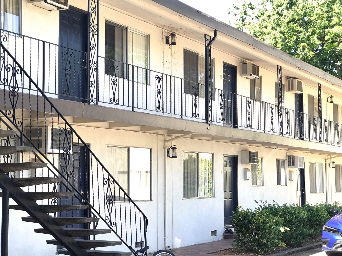 Davis Apartment: 750 B Street