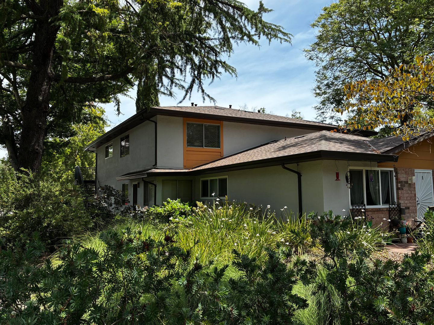 Davis Condo: 1901 Donner Ave #4