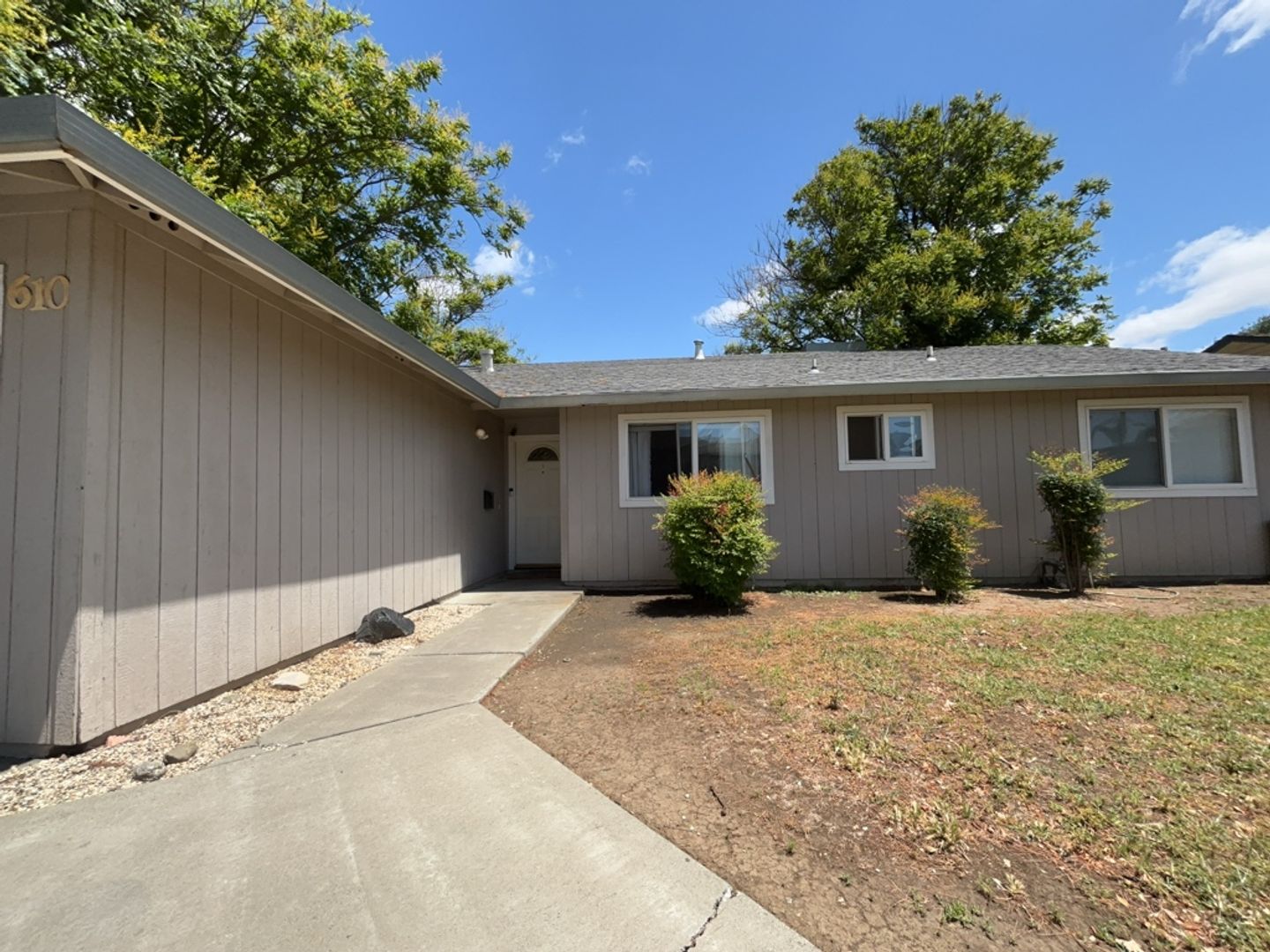 Davis House: 610 Anderson Road